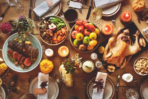 Thanksgiving Table Decorating